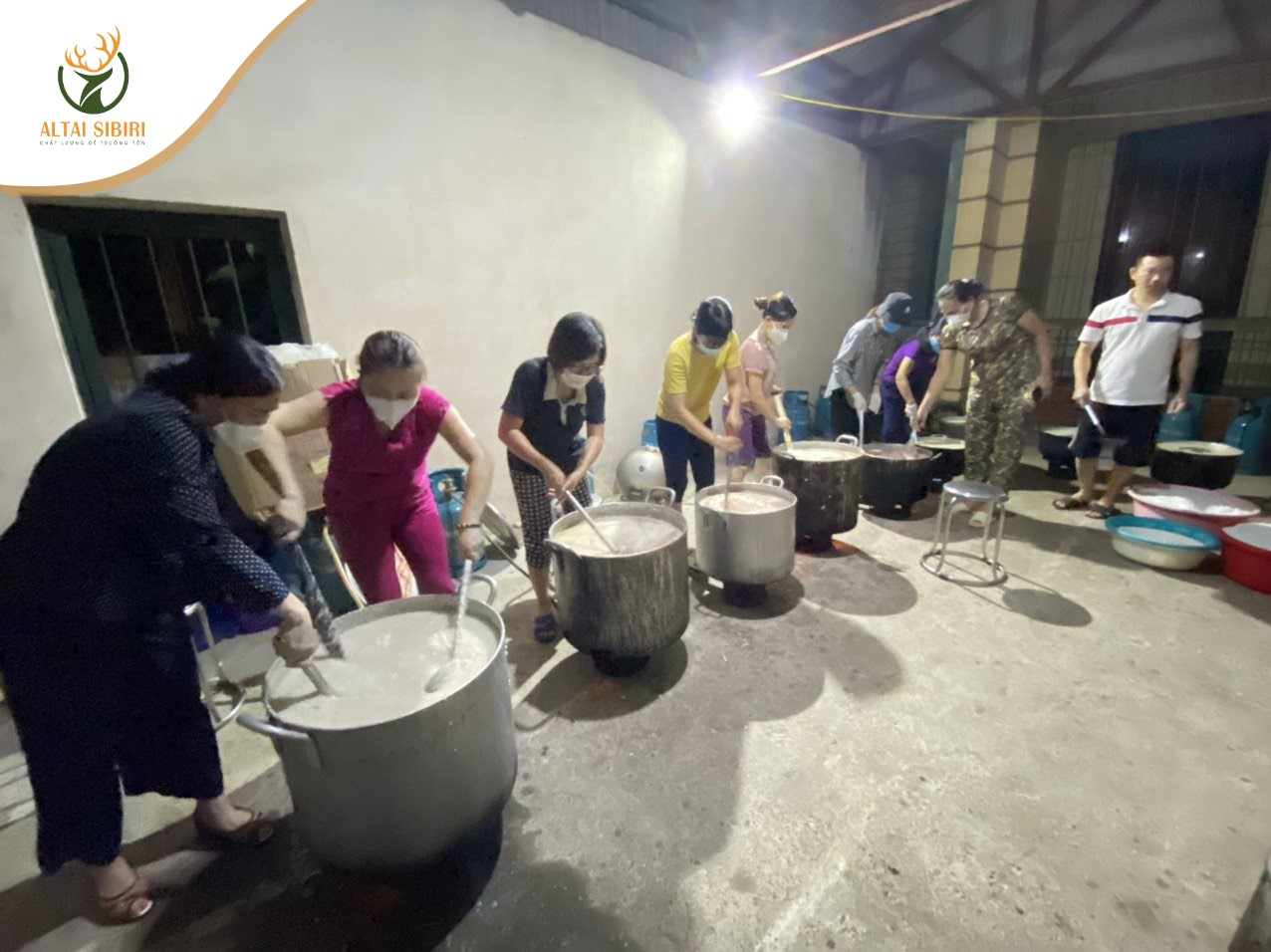 nấu cháo từ thiện